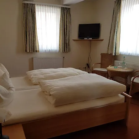 拉斯凯乐诺顿酒店 3*